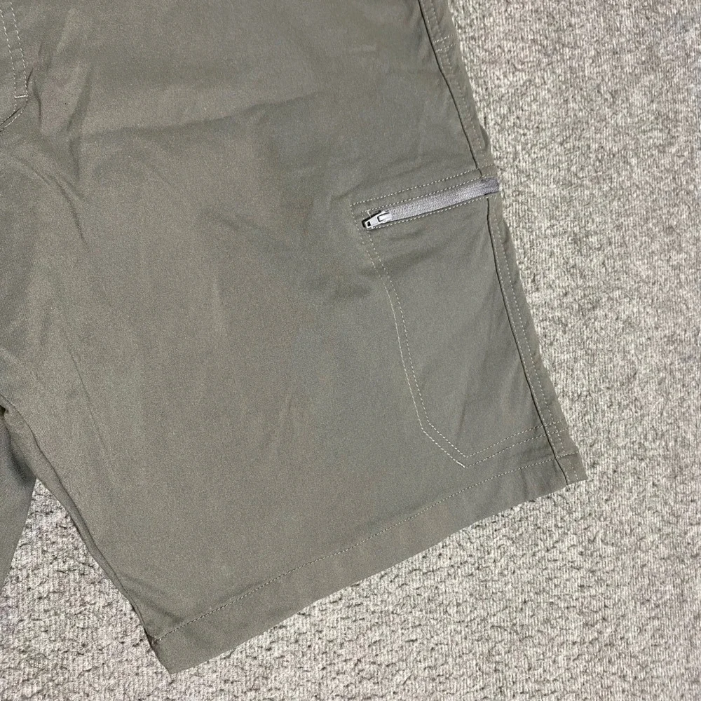 Wrangler ATG Mens Outdoor Cargo Shorts Gray Size 42 Nylon Stretch 112353306 Work